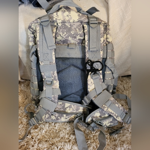 New Camouflage Tactical Backpack - Picture 6 of 7